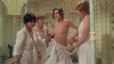 Полностью голая Коринн Клери в фильме «История О» фото #65