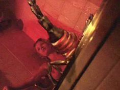 Голая Крис Гай в фильме «Человекоядные» фото #7