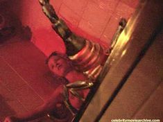 Голая Крис Гай в фильме «Человекоядные» фото #8