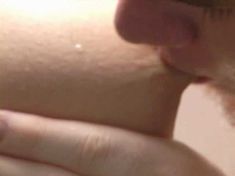 Голая Крис Уильямс в фильме «Поцелуй в губы» фото #2