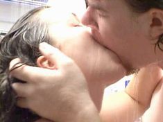 Голая Крис Уильямс в фильме «Поцелуй в губы» фото #3