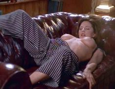 Голая Криста Аллен в фильме «Эммануэль 2» фото #1