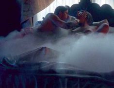 Голая Криста Аллен в фильме «Эмманюэль. Мечты и сновидения»