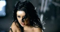 Кристина Агилера засветила голый сосок для Stripped фото #4