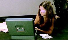 Полностью голая Кристина Линдберг в фильме «Триллер: Жестокий фильм» фото #34