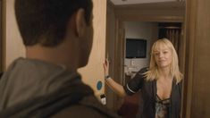 Голая Кристина Тремарко в сериале «Хороший коп» фото #1