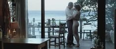 Голая Кэрис ван Хаутен в фильме «Черные бабочки» фото #2