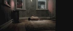 Голая Кэрис ван Хаутен в фильме «Черные бабочки» фото #11