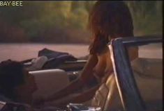 Голая Кэрол Олт в фильме «Смертельное прошлое» фото #2