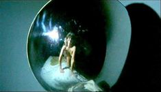 Голая Кэрол-Энн Айлетт в фильме «Патрик» фото #1