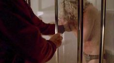 Голая Кэрри Флеминг в фильме «Зубная фея» фото #5