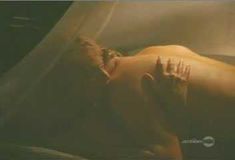 Голая Кэти Шоуэр в фильме «Дальнейшие приключения Теннеси Бака» фото #2