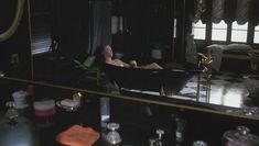 Голая Кэтлин Тёрнер в фильме «Жар тела» фото #18