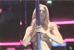 Голая Кэтрин Оксенберг в фильме «Стриптиз за решеткой» фото #12