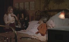 Голая Кэтрин Харрисон в фильме «Черная луна» фото #1