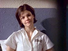 Голая писька Кэтрин Эрбе в сериале «Тюрьма «ОZ»» фото #1