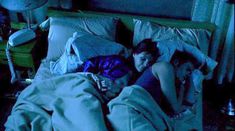 Голая Кэтрин Эрбе в фильме «Отзвуки эха» фото #5