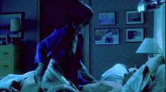 Голая Кэтрин Эрбе в фильме «Отзвуки эха» фото #6