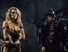 Голая Лана Кларксон в фильме «Королева варваров» фото #3