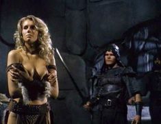 Голая Лана Кларксон в фильме «Королева варваров» фото #4