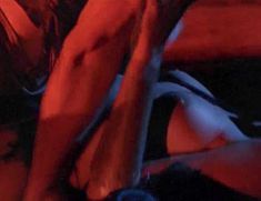 Голая Лана Кларксон в фильме «Ловчий смерти» фото #8