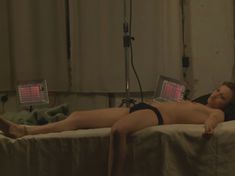Голая Лана Купер в фильме «Постельные сцены» фото #4