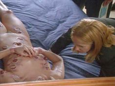 Голая Лара Даанс в фильме «Милосердие» фото #3