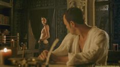 Голая Лара Пулвер в сериале «Демоны Да Винчи» фото #1