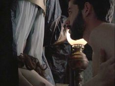 Голая Лара Флинн Бойл в фильме «Дорога на Вэлвилл» фото #4