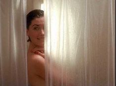 Голая Лара Флинн Бойл в фильме «Трое»