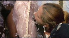 Голая Лаура Гемсер в фильме «Эммануэль в Америке» фото #1