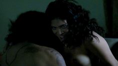 Голая Лаура Гомес в сериале «Оранжевый — хит сезона» фото #4