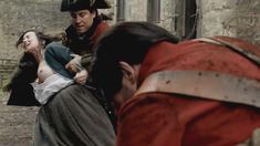 Голая Лаура Доннелли в сериале «Чужестранка» фото #1