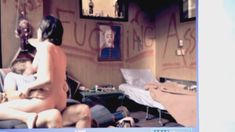 Голая Лаура Уиггинс в сериале «Бесстыдники» фото #12