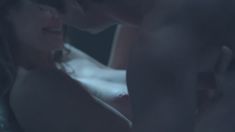 Голая Лейша Хейли в фильме «Плодородная почва» фото #5