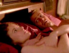 Полностью голая Лесли Хоуп в фильме Rowing Through фото #5