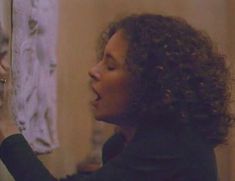 Голая Лесли Хоуп в фильме «Париж, Франция» фото #39