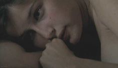 Голая Летиция Каста в сериале «Голубой велосипед» фото #6