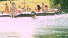 Голая грудь Лив Лиза Фрис в фильме «Ромео» фото #7