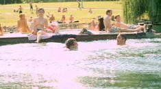 Голая грудь Лив Лиза Фрис в фильме «Ромео» фото #8