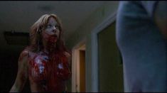 Голая Лиза Артуро в фильме «Пожираемые заживо» фото #11