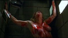 Голая Лиза Артуро в фильме «Пожираемые заживо» фото #15