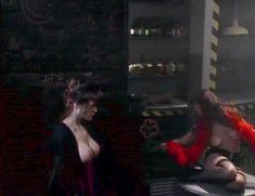 Голая Лиза Бойл в фильме «Полуночный стриптиз» фото #14