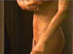 Голая Лиза Бойл в фильме «Страсть за решеткой» фото #3