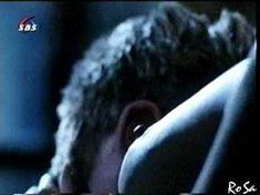 Голая грудь Лизы Боне в фильме «Смертельная связь» фото #1