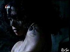 Голая грудь Лизы Боне в фильме «Смертельная связь» фото #3