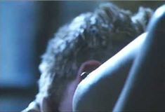 Голая грудь Лизы Боне в фильме «Смертельная связь» фото #1