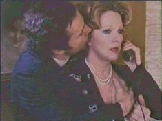 Голая Лиза Гастони в фильме «Скандал» фото #1