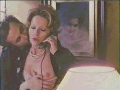 Голая Лиза Гастони в фильме «Скандал» фото #4