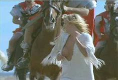 Голая Лиза Дерган в фильме «Арена» фото #2